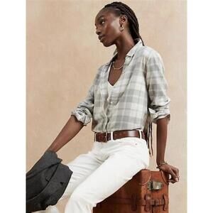 BANANA REPUBLIC Women’s Plaid Boyfriend Flannel Shirt In Gray|White-Size Medium